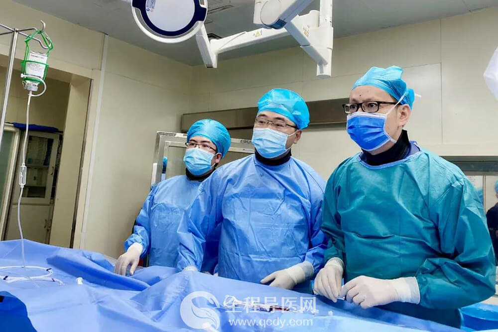 徐州市三院心臟團隊于長城心臟病學大會CTO論壇直播超高難度冠心病介入手術