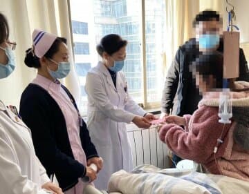 徐州婦幼保健院門診醫生拒收患者紅包顯醫德